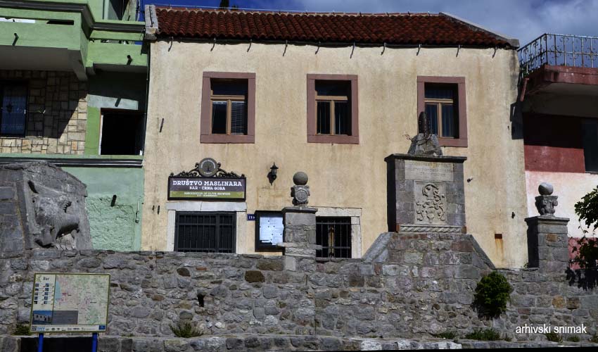 spomenik oslobodiocu