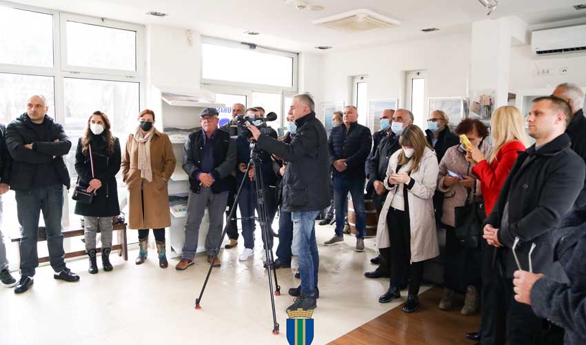 Vino i uljeva 7