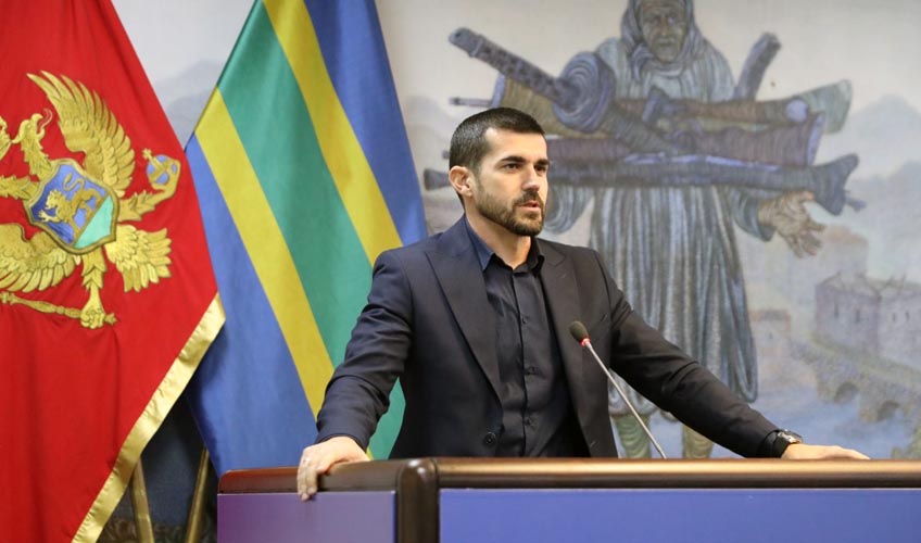 b nenezenić