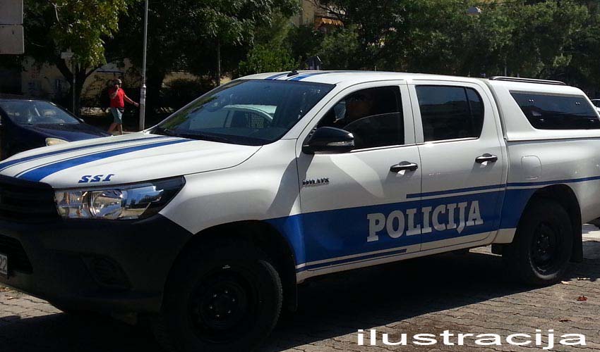 policiski jeep